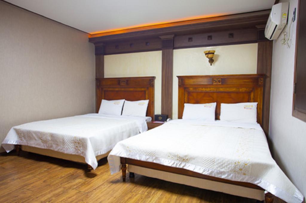 Guangju Hotel Banana Кванджу Экстерьер фото