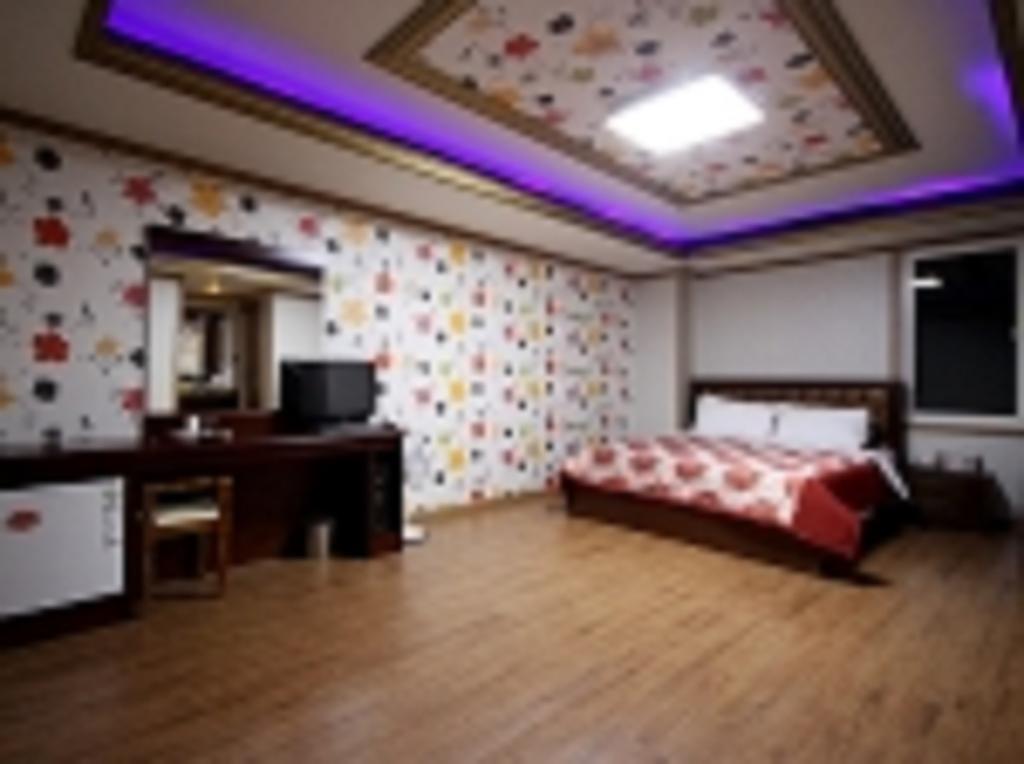 Guangju Hotel Banana Кванджу Экстерьер фото