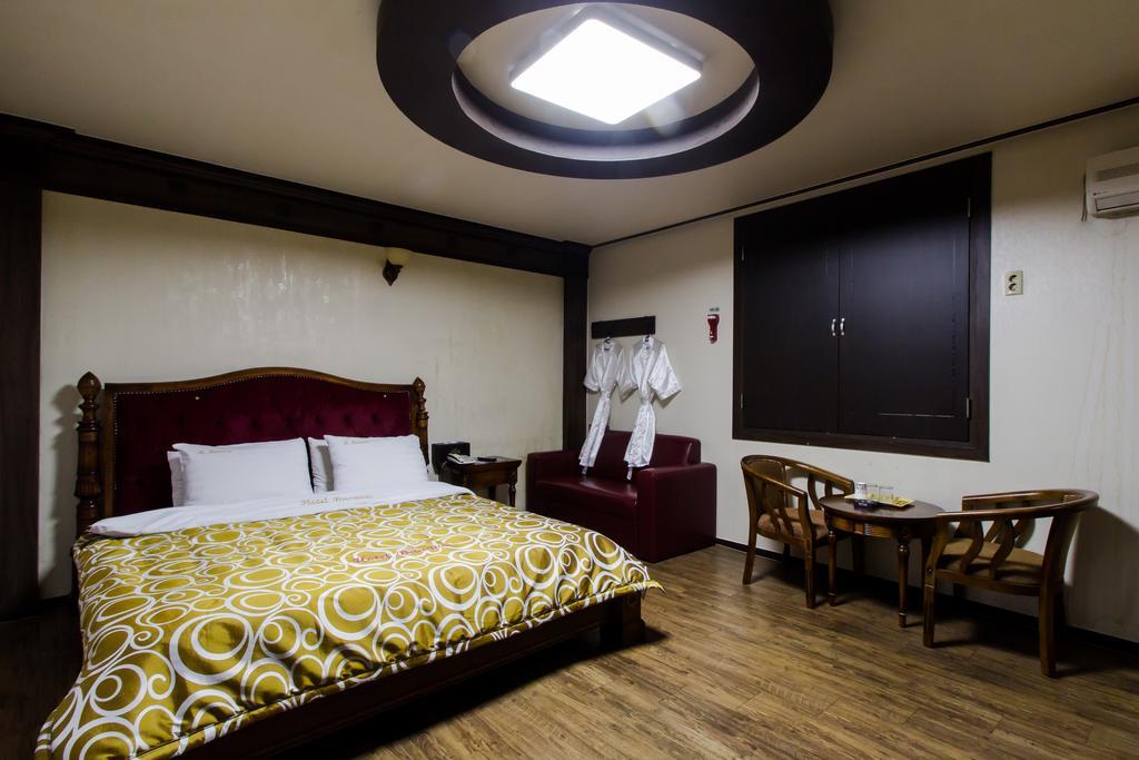 Guangju Hotel Banana Кванджу Экстерьер фото