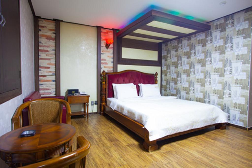 Guangju Hotel Banana Кванджу Экстерьер фото