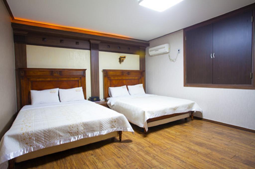 Guangju Hotel Banana Кванджу Экстерьер фото