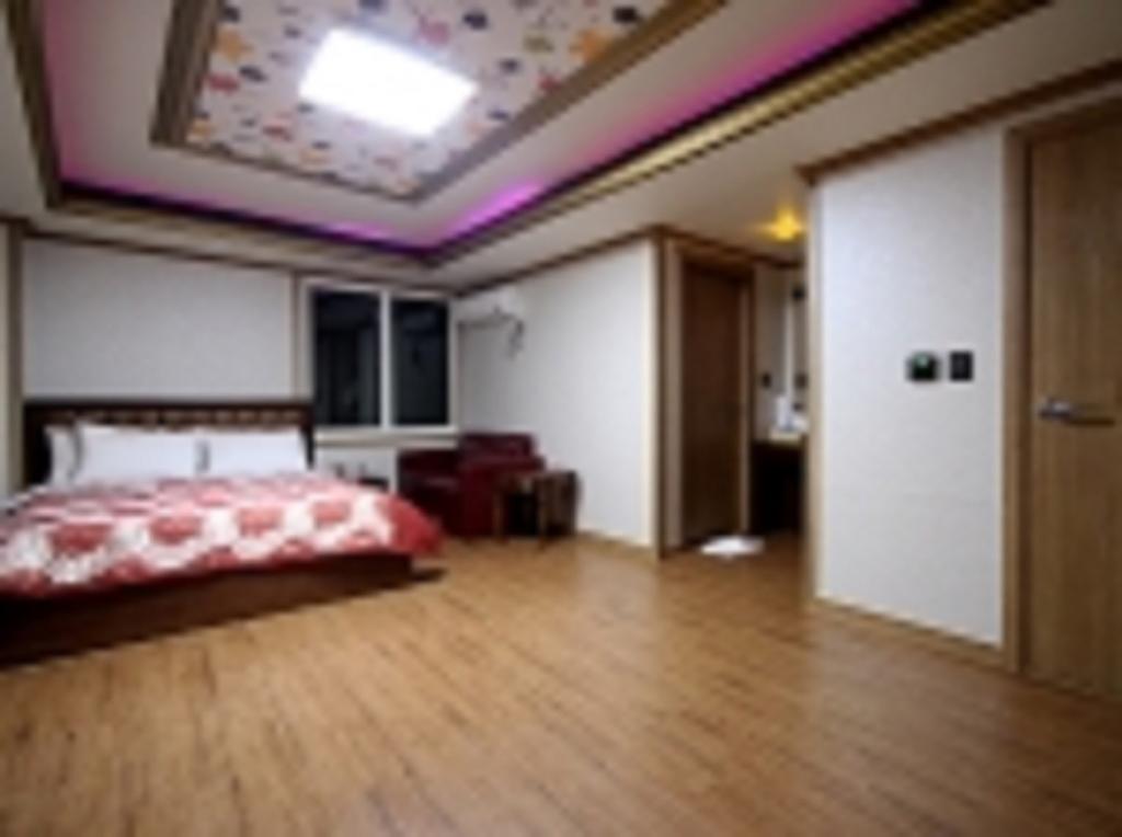Guangju Hotel Banana Кванджу Экстерьер фото