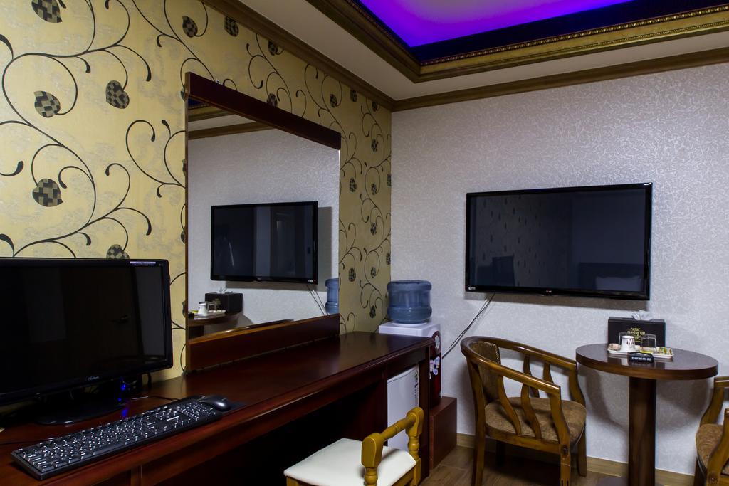 Guangju Hotel Banana Кванджу Экстерьер фото