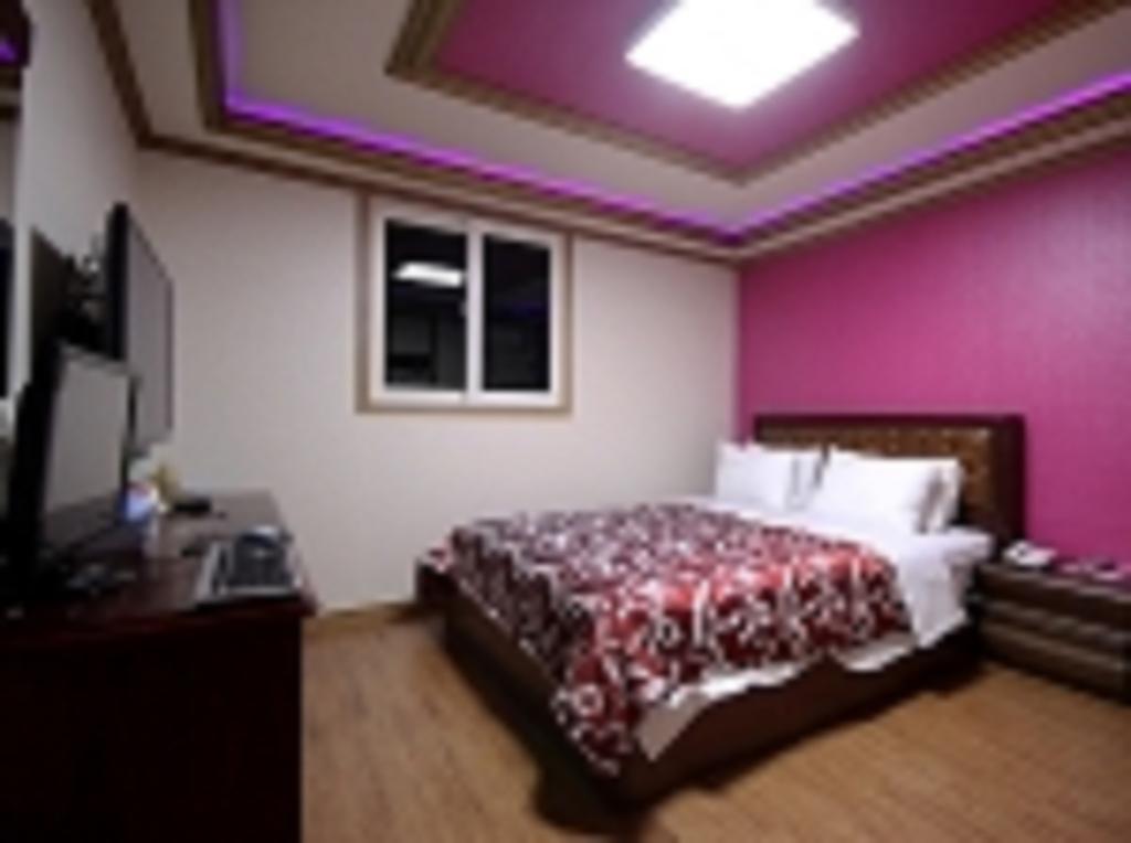 Guangju Hotel Banana Кванджу Экстерьер фото