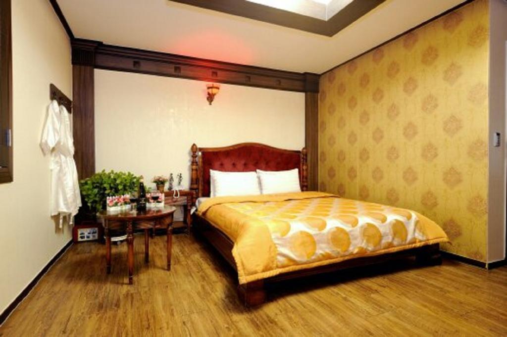 Guangju Hotel Banana Кванджу Экстерьер фото