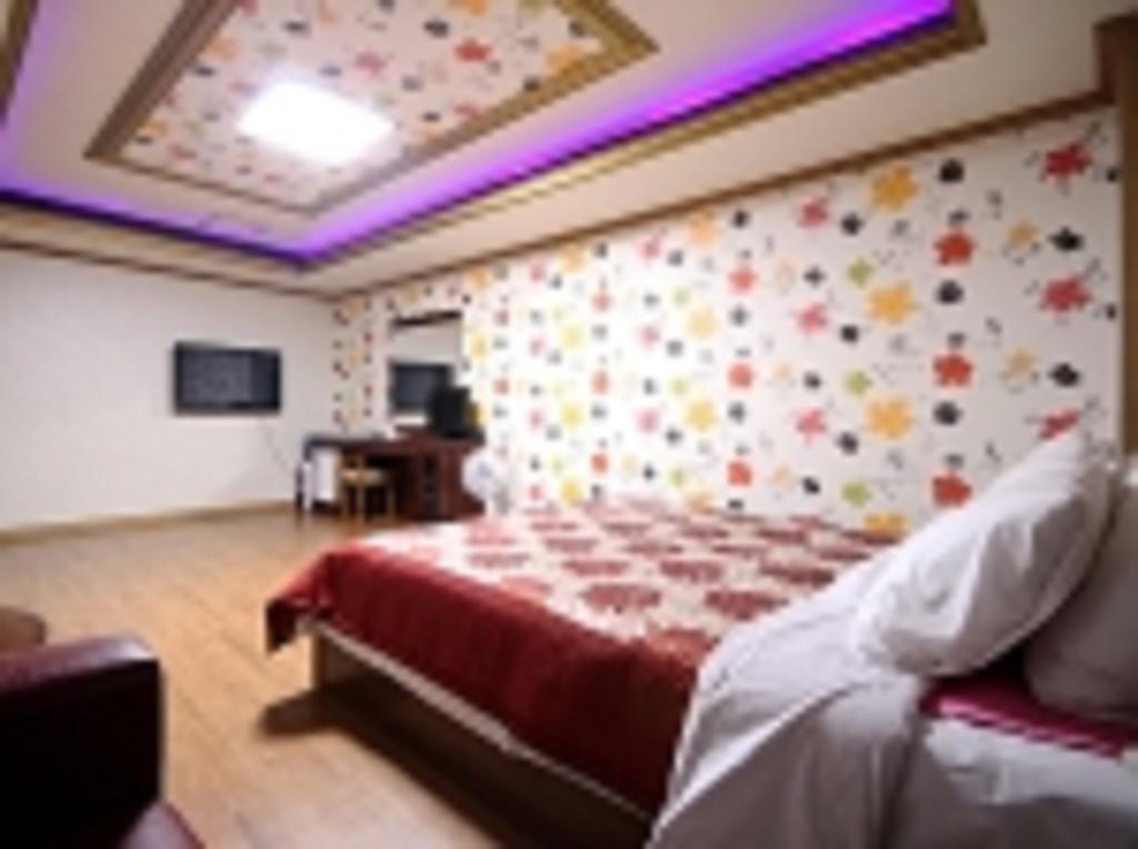 Guangju Hotel Banana Кванджу Экстерьер фото