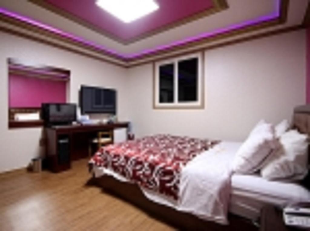 Guangju Hotel Banana Кванджу Экстерьер фото